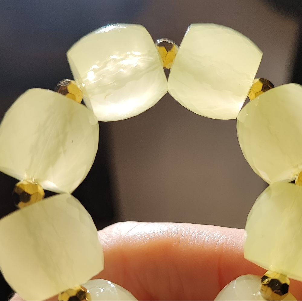 Lemoncello Lemonade Faceted Pale Lemon Yellow Faceted Lucite Necklace Vintage - Picture 14 of 15